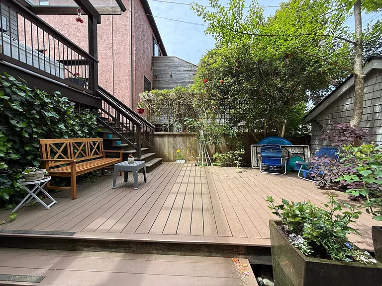 W 11th Ave — Photo 9