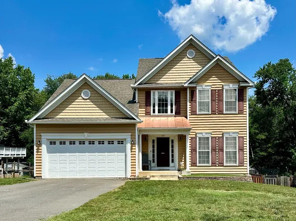 1015 Julian Dr, Fredericksburg, VA 22405