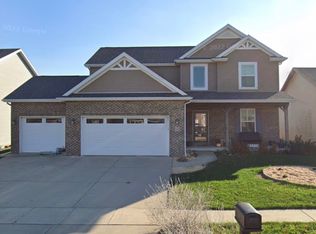 13 Dry Sage Cir, Bloomington, IL 61705