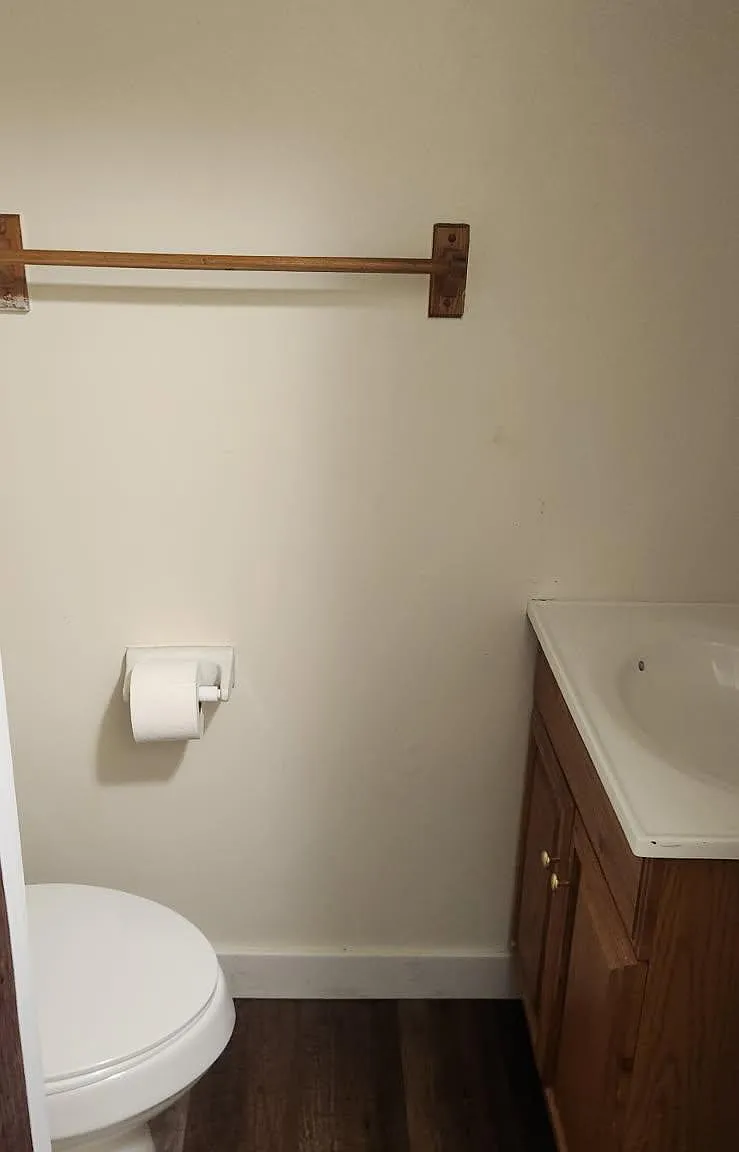 2 bed, 1.5 bath, 900 sqft, $950 — Photo 4