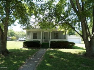 2709 N 12th St, Herrin, IL 62948