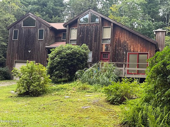 2nd image of 4 Plantain Pond Rd