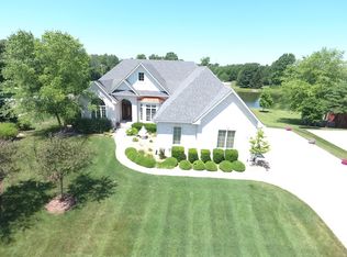 3094 Coventry Ln, Greenwood, IN 46143