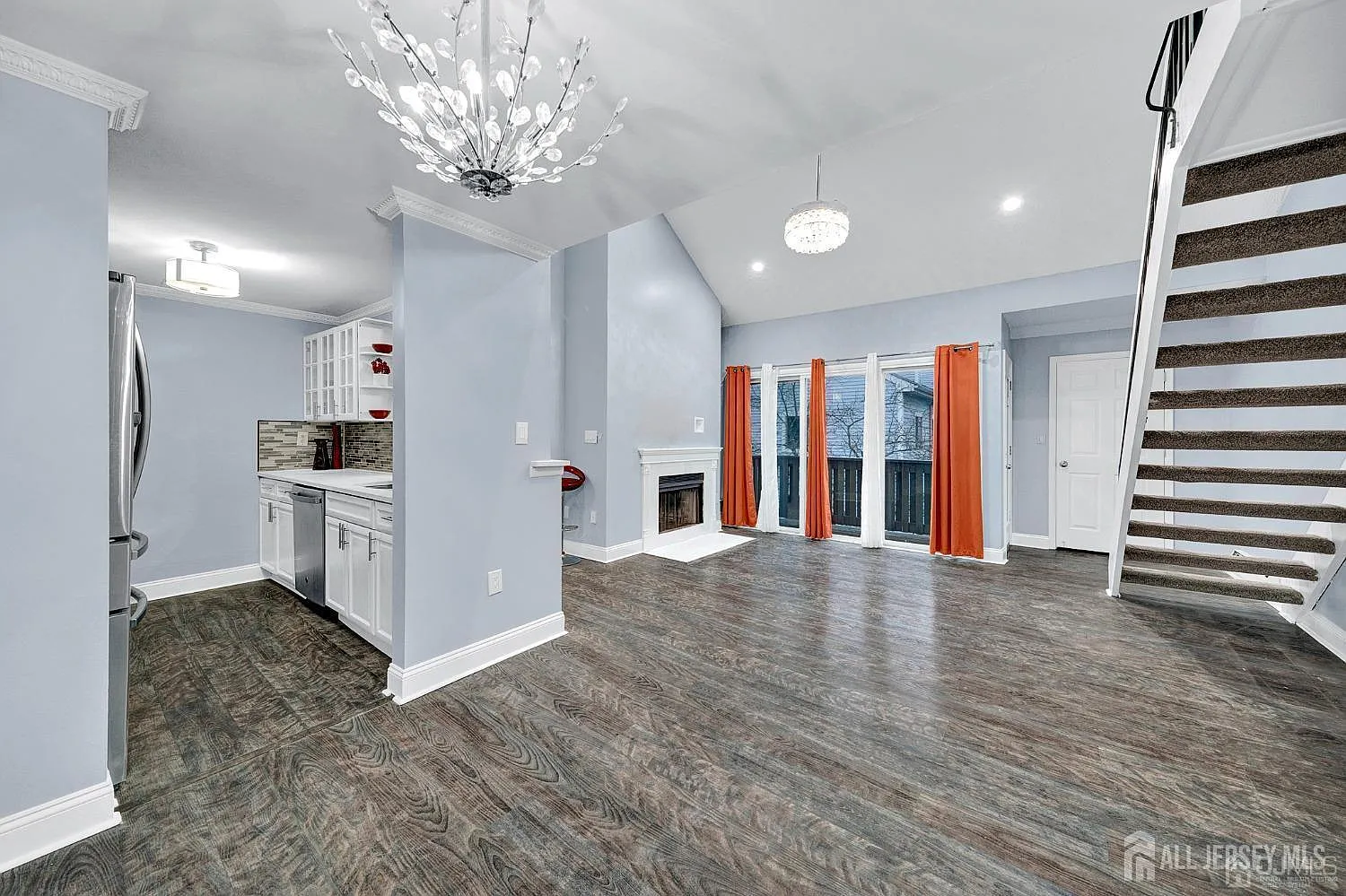 2 bed, 2.0 bath, $2,500 — Photo 1