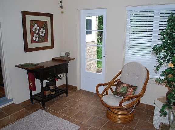 2nd image of 905 Langlade Ave