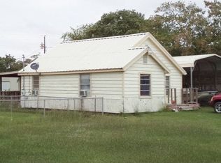 1108 W Cleveland St, Seadrift, TX 77983