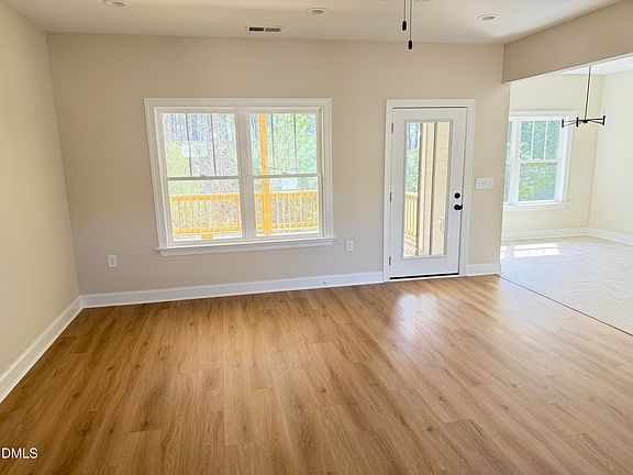 5th image of 225 Parker Rd