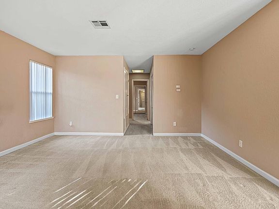 4th image of 4032 Elmo Loop APT A