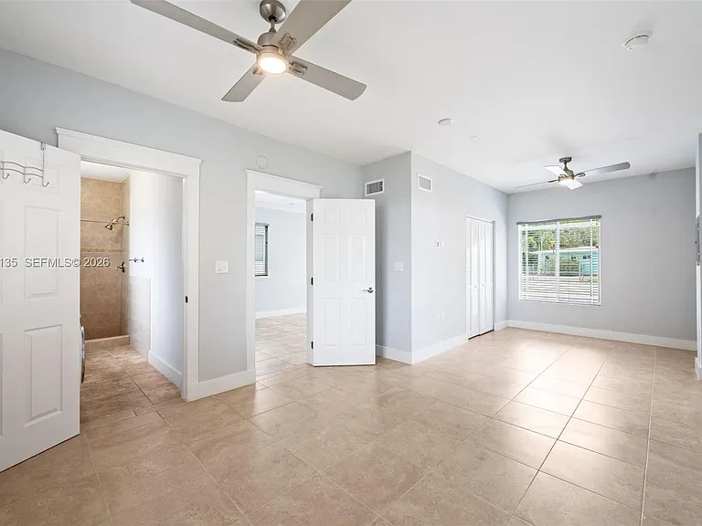 4 Transylvania Ave — Photo 9