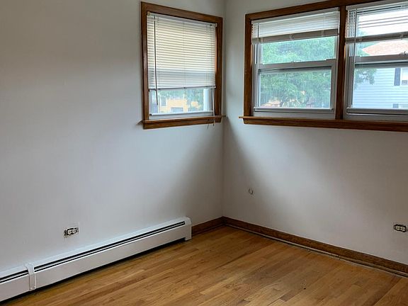 4th image of 2649 W Summerdale Ave #2N