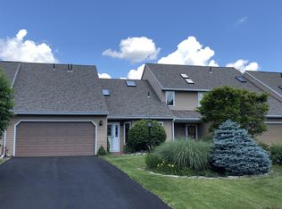 3 York Rd, Glenmont, NY 12077