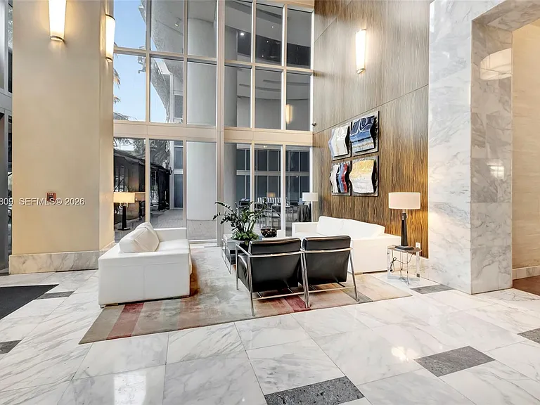 185 SW 7th St #2510 — Photo 15