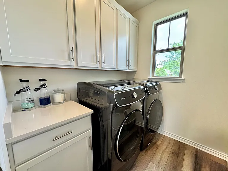 148 Nelson Pl — Photo 6