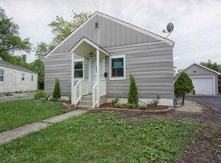 1107 Woodlawn Cir, Waukegan, IL 60085