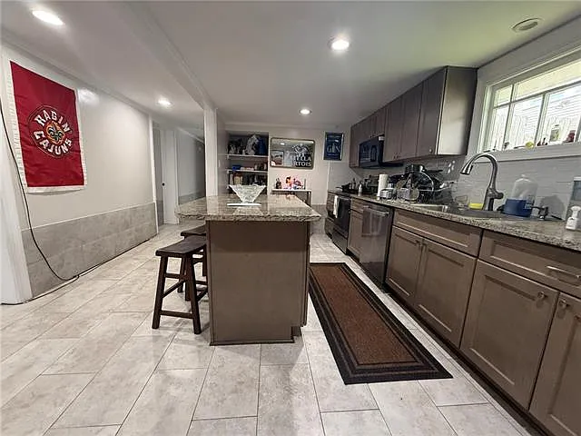 2735 Octavia St — Photo 6
