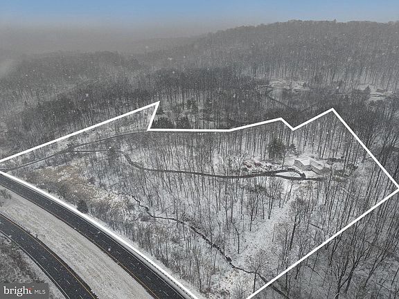 4th image of 5990 Northwestern Pike