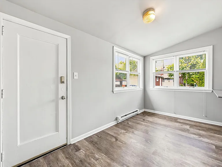 121 Sharpless St — Photo 9
