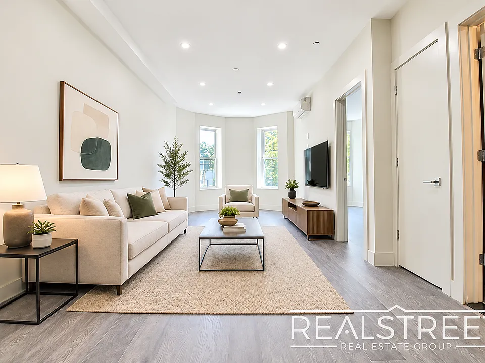 2517 Bedford Ave #2B