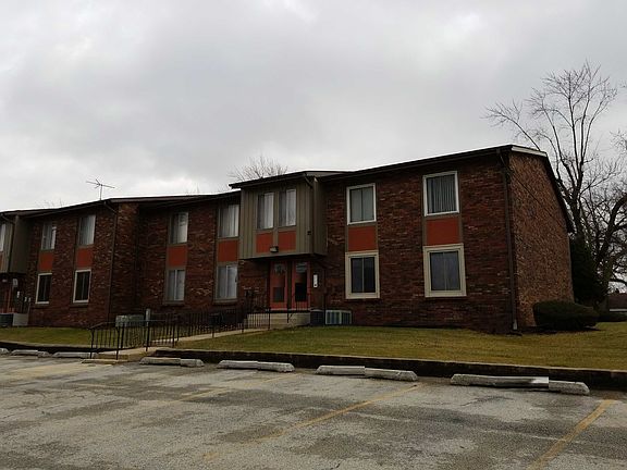 3rd image of 700 E Glenwood Dyer Rd