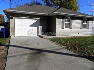 1958 S Fort Ave, Springfield, MO 65807