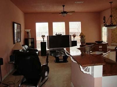 4th image of 858 Cheshire Dr