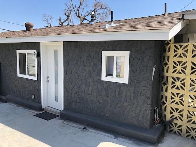 1st image of 3558 Locke Ave