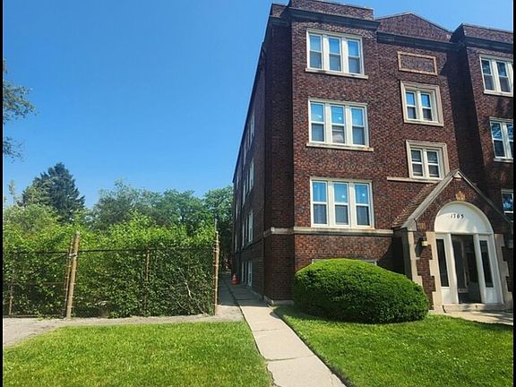 3rd image of 1705 Oakman Blvd