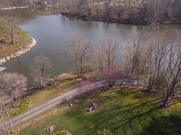 5th image of 22266 Country Lake Dr