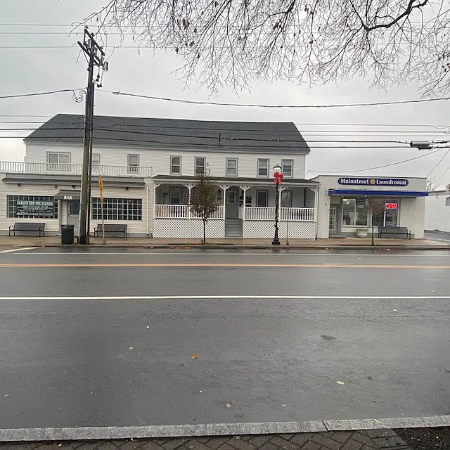 256 W Main St #5