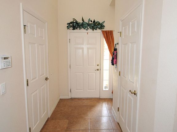 3rd image of 530 Pinebranch Cir