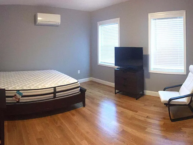 114 Harvard St #114 — Photo 11