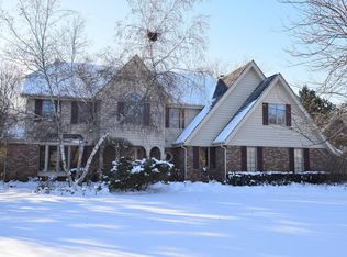 10813 N Haddonstone Pl, Mequon, WI 53092