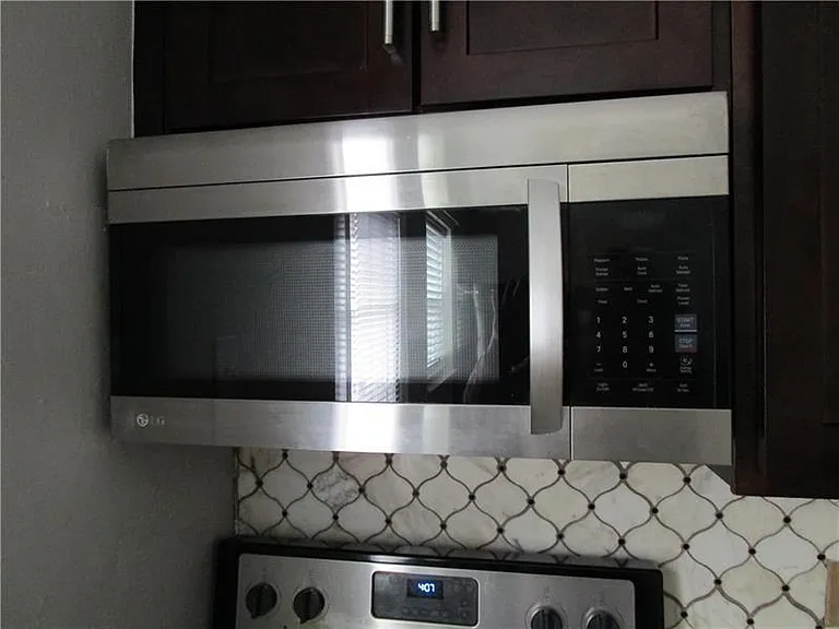 1235 Riverside Dr #F6 — Photo 11