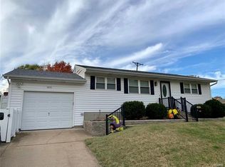 4251 Bordeaux Dr, Saint Louis, MO 63129