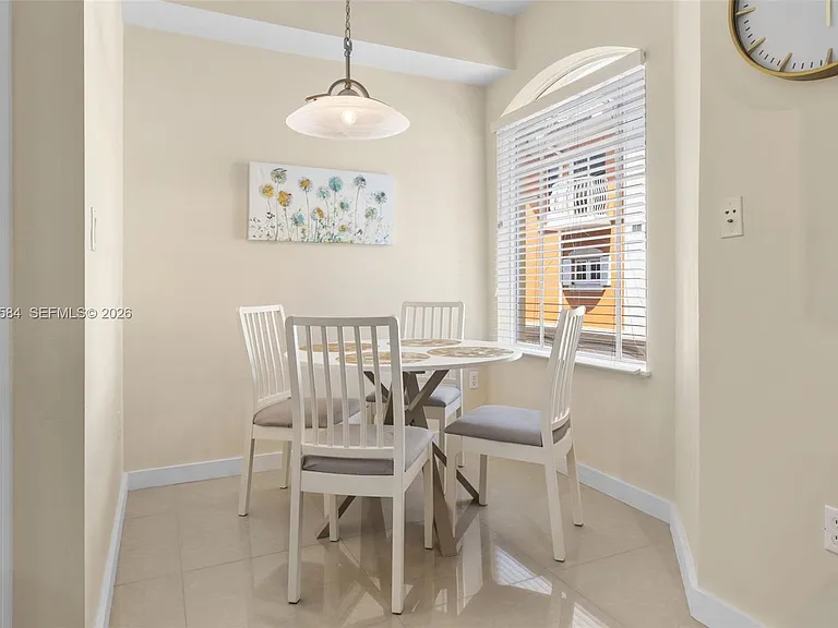 18413 NE 27th Ct #18413 — Photo 16