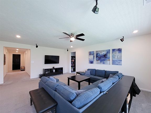 4th image of 3802 Belmore Ln