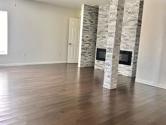 3rd image of 515 Seneca Ave