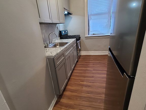 2nd image of 494 Jamaica Ave #2
