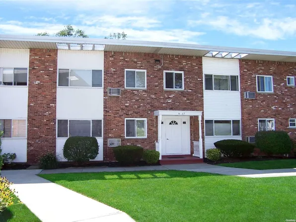 355 Route 111 #16, Smithtown, NY 11787