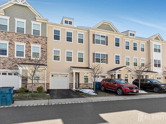 4th image of 1302 Hights Farm Rd N