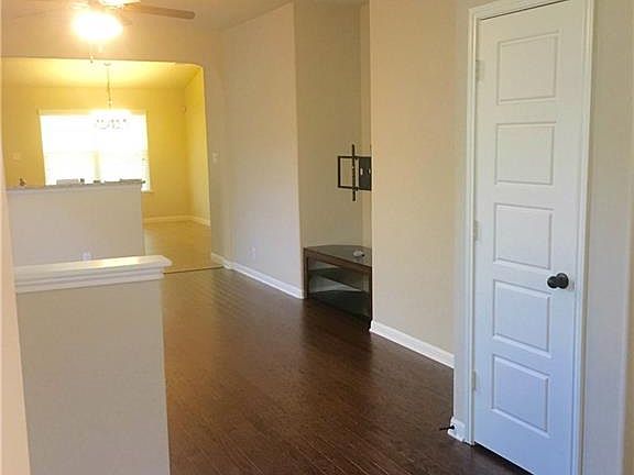 4th image of 1608 Bluewood #123