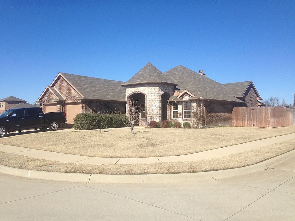 1st image of 1813 Silver Oaks Dr