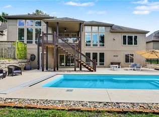 1616 NE Daltons Ridge Dr, Lees Summit, MO 64064