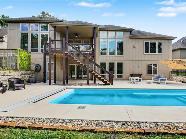1616 NE Daltons Ridge Dr, Lees Summit, MO 64064
