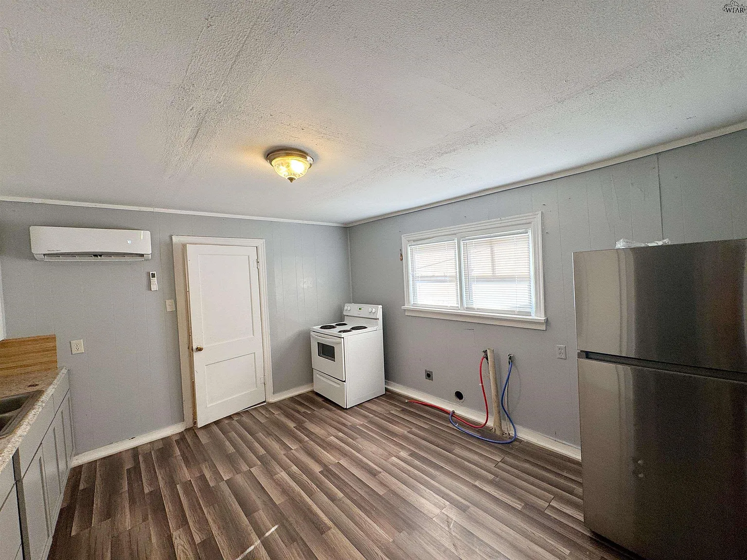 2 bed, 1.0 bath, 784 sqft, $695 — Photo 4