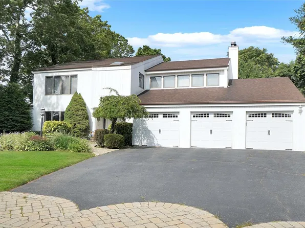 30 Jesse Way, Mount Sinai, NY 11766