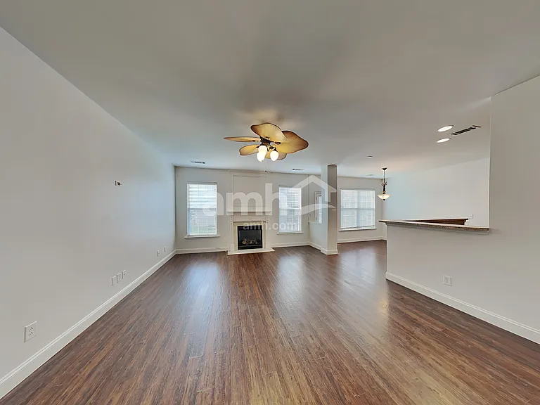 4059 Houldsworth Dr — Photo 7