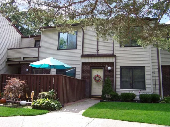 144 Birchwood Road #144, Coram, NY 11727