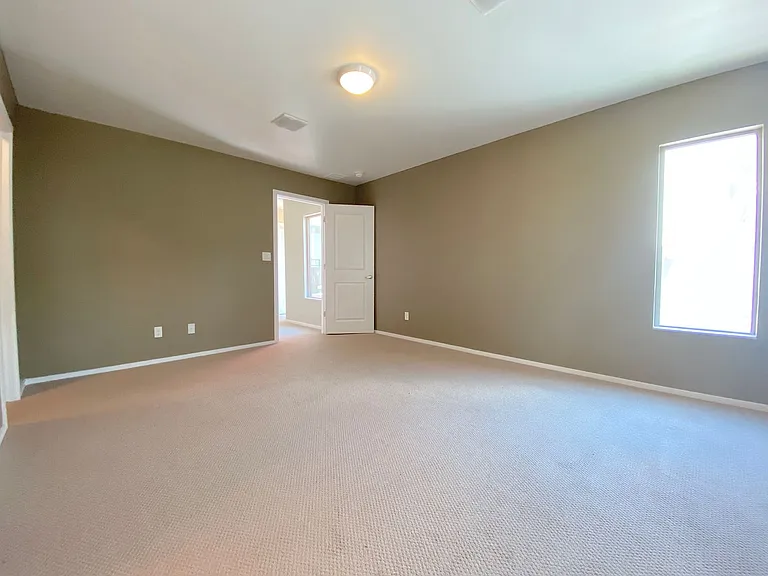 4004 Camelot Hts #B — Photo 21