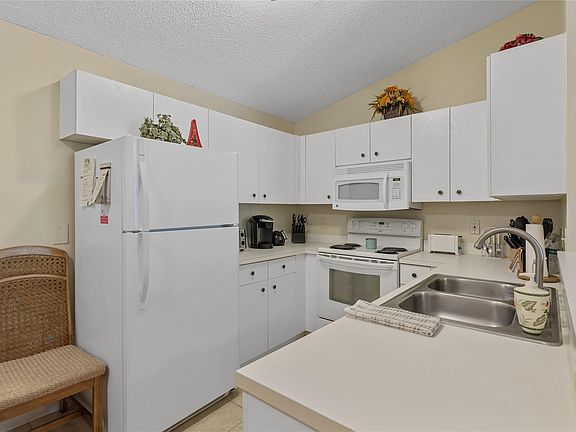 3rd image of 5530 NW 61st Street #326
